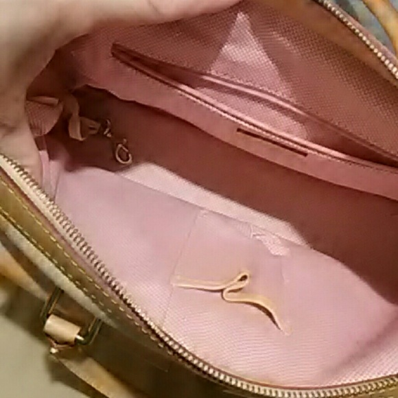 Purses - Picture 4 of 5